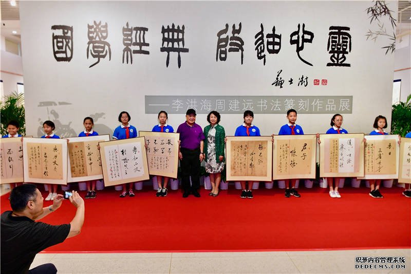 圖為作品展現(xiàn)場。