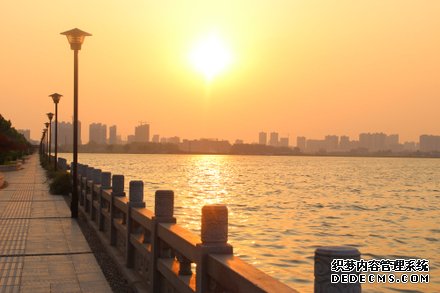點擊查看源網頁