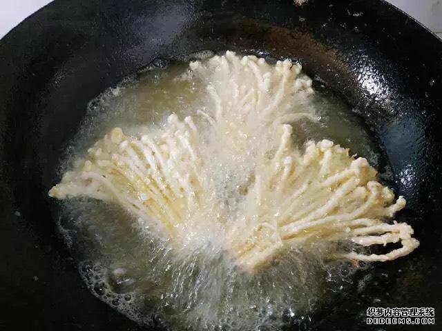 竟然被五塊錢的金針菇撩到了，怎么從來沒想到還能這樣做？