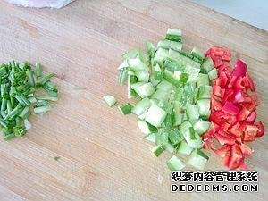 雜蔬肉末炒粉絲最好吃的做法，脆爽Q彈不粘鍋，色香味俱全