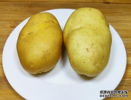 家庭炸薯片，成本不到2塊錢，金黃酥脆好吃還衛(wèi)生，學(xué)會(huì)不用買了