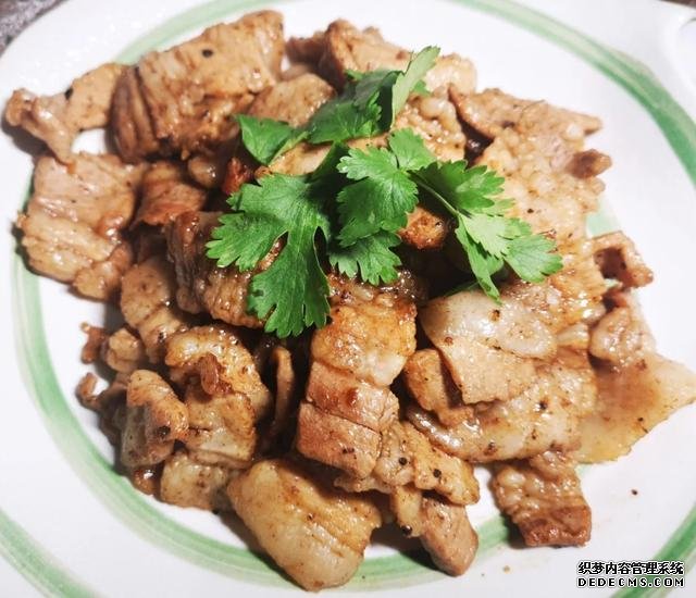 心情不好試試幾道家常下酒菜，做法簡(jiǎn)單，鮮香入味，喝兩杯解解悶