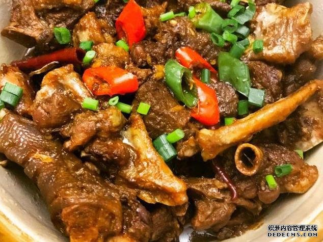 啤酒燜鵝，青紅椒炒蝦仁，冬筍肉絲尖椒這幾道家常菜的做法