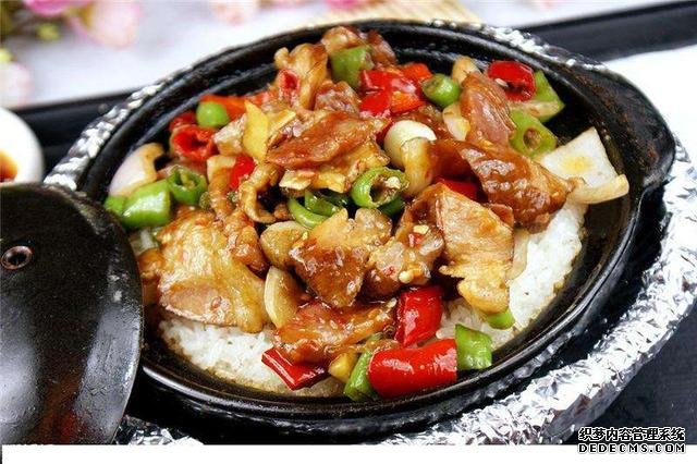 好吃的煲仔飯，有飯有菜，營養(yǎng)豐富，省時省力又省心