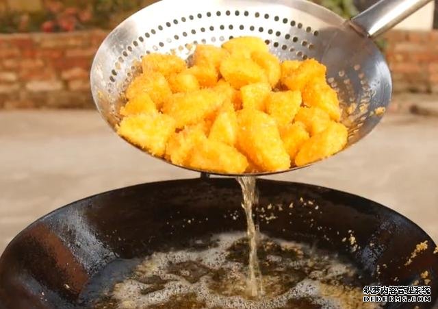 蘋果不要直接吃了，加2個(gè)雞蛋，家里來(lái)客都不怕，端上桌就被搶光