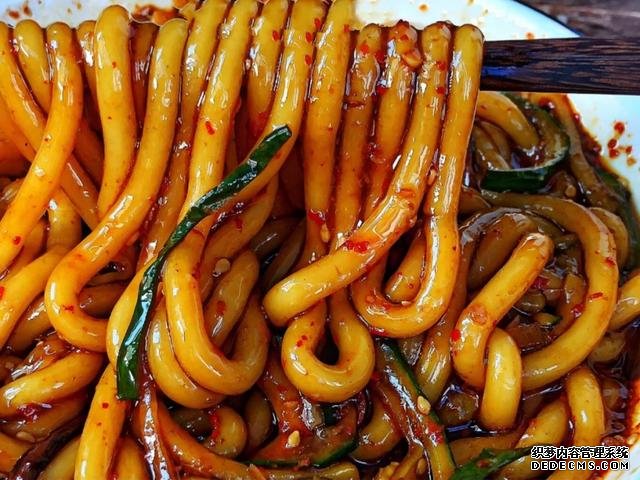 一吃就上癮的酸辣土豆粉，在家3塊錢做一大碗，酸辣爽口又開胃