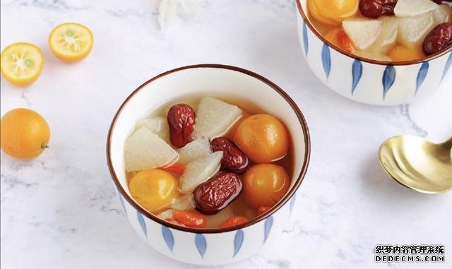 金桔雪梨冰糖水，簡(jiǎn)單易做，清甜又好喝