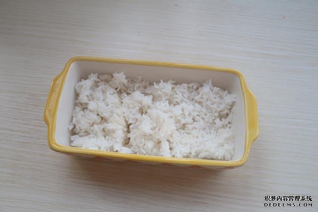 芝士控不可錯過的番茄雞肉焗飯，無敵拉絲