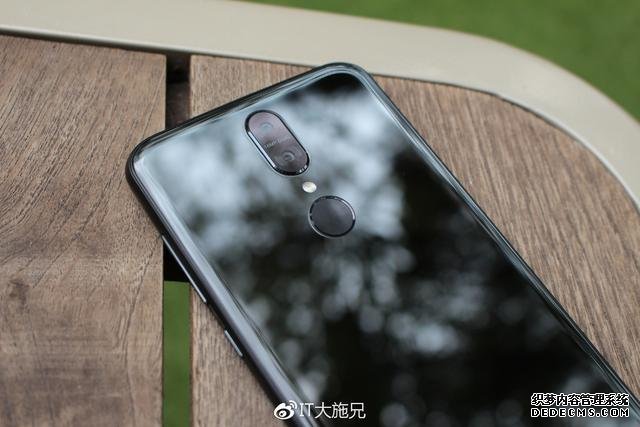 360手機(jī)N6 Pro開啟預(yù)售，這價格買到就是賺到
