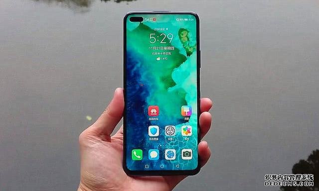 榮耀V30Pro曾被高捧，如今卻突然不火了，原因其實(shí)很現(xiàn)實(shí)