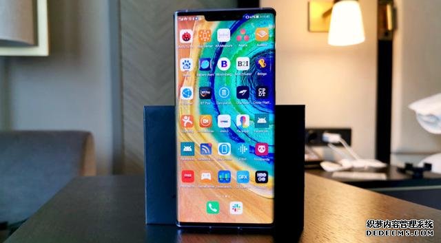 華為Mate 30 Pro終于跌至“清倉價”，網(wǎng)友：后悔買iPhone 11了！