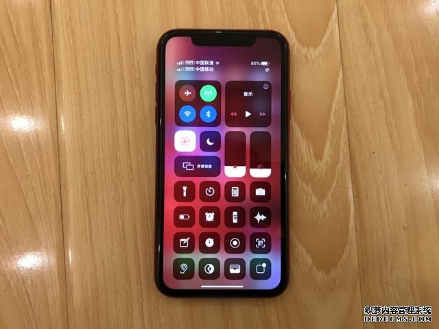 蘋果頂不住了，iPhone XR 128GB徹底跌成小米價，不買小米10了！