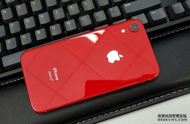 蘋果發(fā)力中端市場(chǎng)，雙揚(yáng)聲器+iOS 13跌至2399，網(wǎng)友：晚了！