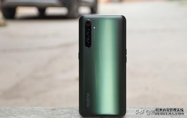 友商良心之作，驍龍865+128GB+6400萬(wàn)四攝跳水200，90Hz+65W快充