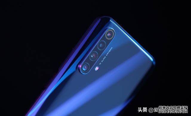 友商良心之作，驍龍765G+6400萬四攝僅1899，有120Hz+30W快充