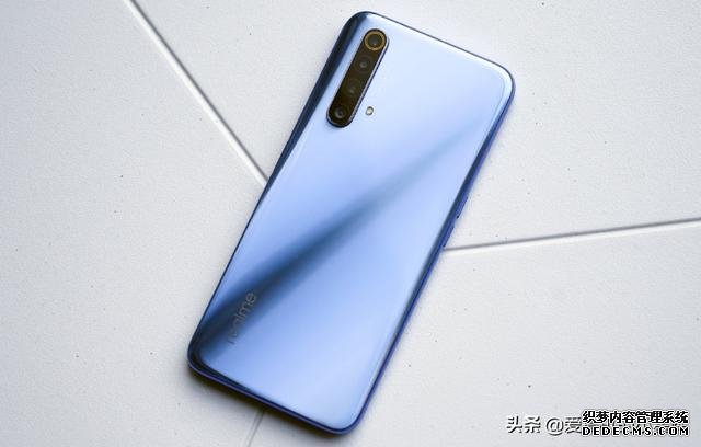 友商良心之作，驍龍765G+6400萬四攝僅1899，有120Hz+30W快充