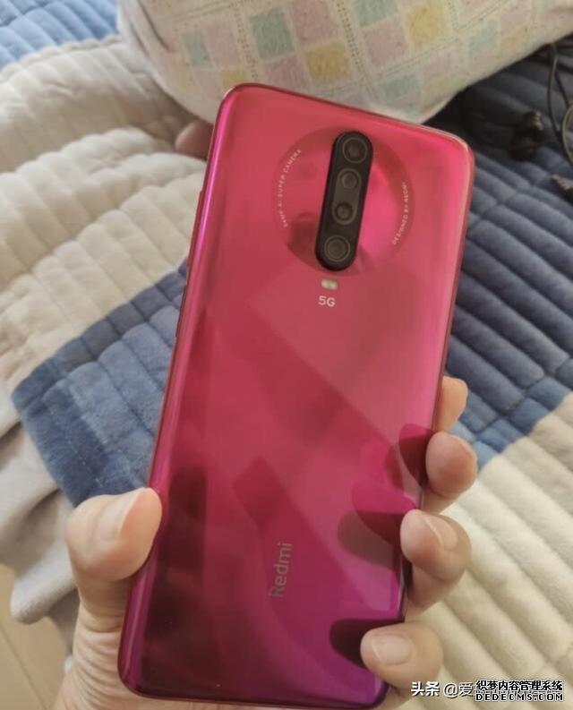 跳水最快的5G手機，驍龍7nm芯片+128GB，上市兩天跌至1899