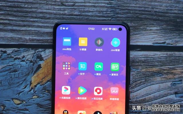 友商發(fā)力，驍龍865+12GB超大內存+55W跳水200，雙模5G+VC液冷散熱