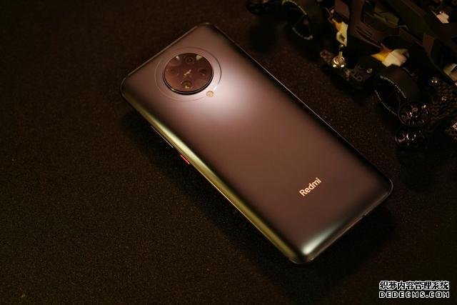 盧偉冰良心了！驍龍865+4700mAh+升降式鏡頭，3799元還要啥自行車