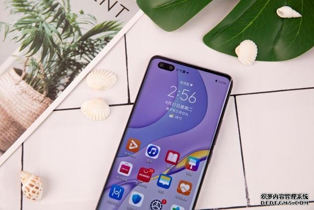 上市一個月跌至2708元，麒麟985+6400萬四攝+4000mAh，等等黨贏了