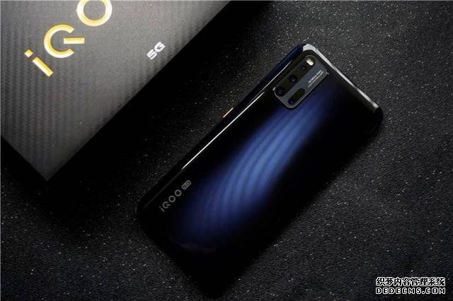 從3798跌至2998，驍龍865+4440mAh+128GB，網(wǎng)友：價(jià)格更感人了
