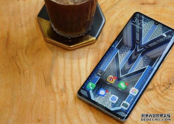 從5488跌至3488,4200mAh+IMX600+50倍變焦，網(wǎng)友：終于等到了