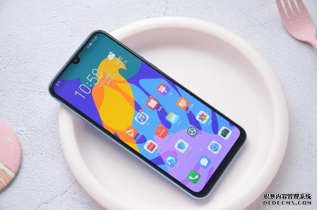 華為千元機(jī)大降200元，AMOLED屏+4000mAh，網(wǎng)友：價(jià)格更感人了