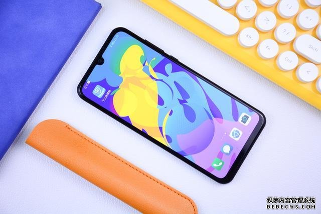 華為千元機(jī)大降200元，AMOLED屏+4000mAh，網(wǎng)友：價(jià)格更感人了