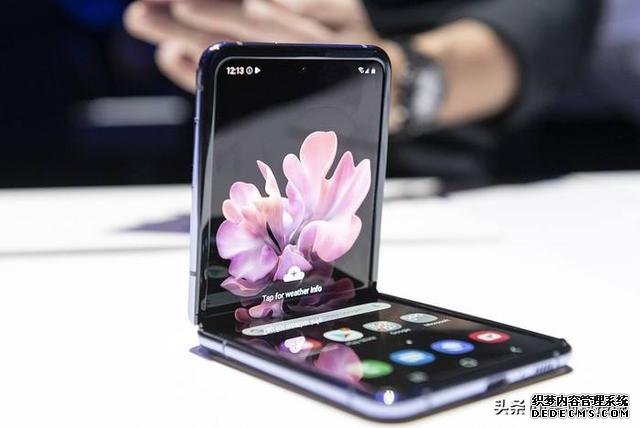 疊屏手機(jī)普及有望？三星Galaxy Fold Lite曝光，售價7792元