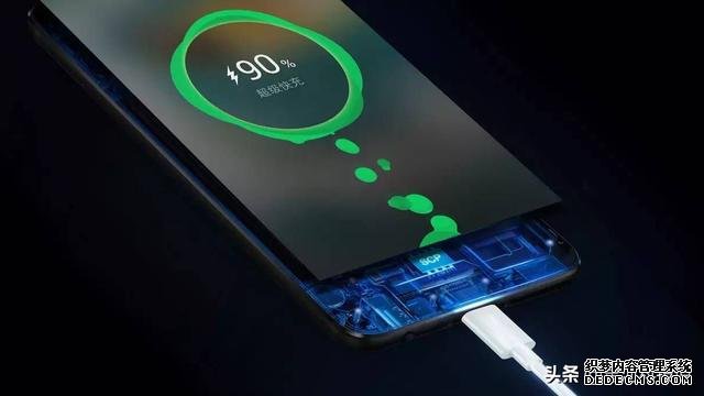 機(jī)海戰(zhàn)術(shù)！OPPO Reno4系列曝光，后置相機(jī)設(shè)計(jì)致敬蘋果？