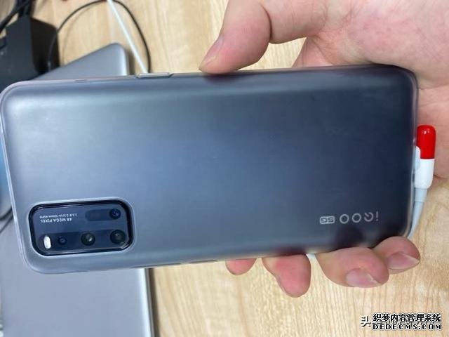vivo大跳水，驍龍865+UFS3.1+55W快充，發(fā)布三個月直降900元