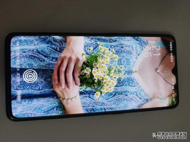 OPPO真香4G手機清倉，跑分50萬+90Hz屏跌至2299，還有65W超級快充