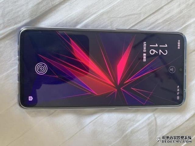 OPPO真香4G手機清倉，跑分50萬+90Hz屏跌至2299，還有65W超級快充