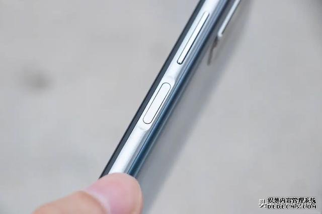 最具性價(jià)比的5G中端機(jī)，跑分53萬+144Hz+大電池+44W快充，僅1998