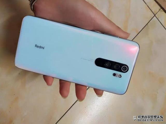 出貨量高達(dá)千萬(wàn)，6400萬(wàn)+大電池+NFC，小米熱銷(xiāo)千元機(jī)跌至1048