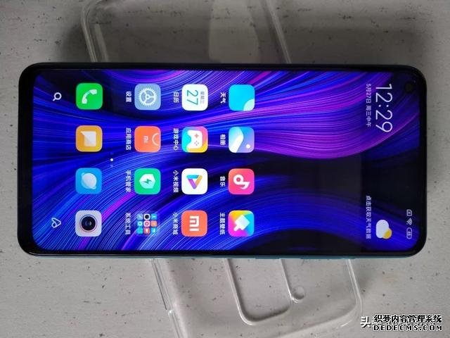 小米良心出品，5020mAh+128GB+4800萬四攝，4G新機僅999元