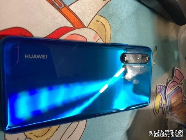 華為5G手機(jī)大降價，麒麟990+8GB運(yùn)存+40W快充，從3799跌至2299