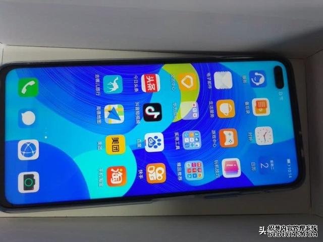 華為5G手機(jī)大降價，麒麟990+8GB運(yùn)存+40W快充，從3799跌至2299