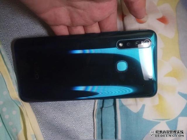 發(fā)布一年的vivo千元機(jī)，128GB+五千電池跌至998，性價(jià)比暴漲