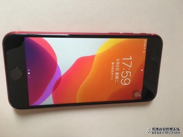 蘋(píng)果再次亮劍，經(jīng)典外觀+iPhone11同款芯片+無(wú)線充電，跌至3099元