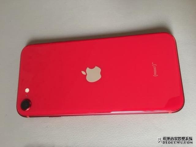 蘋(píng)果再次亮劍，經(jīng)典外觀+iPhone11同款芯片+無(wú)線充電，跌至3099元