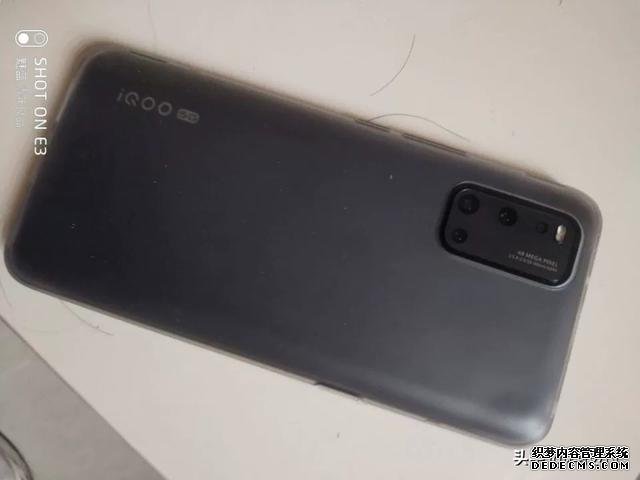 5G旗艦機(jī)大跳水，發(fā)布三個(gè)月從3598跌至2698，等等黨又贏了
