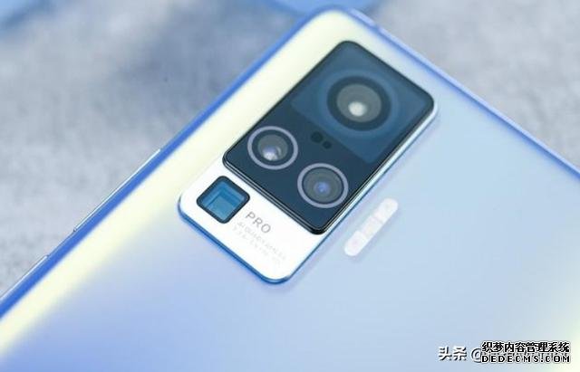 vivo X50系列:最薄的“相機(jī)”把微云臺(tái)塞進(jìn)手機(jī)里