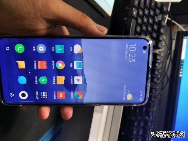 雷軍亮劍，256GB＋1億像素+大電池，小米10直降300元，銷量暴增