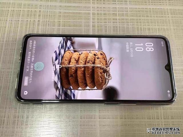 OPPO徹底清倉，跑分50萬+8GB運(yùn)存+90Hz+65W快充，跌至2299元