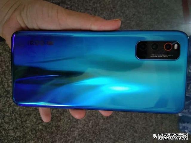 vivo再次爆發(fā)，144Hz刷新率+44W快充，驍龍856手機跌至2398元