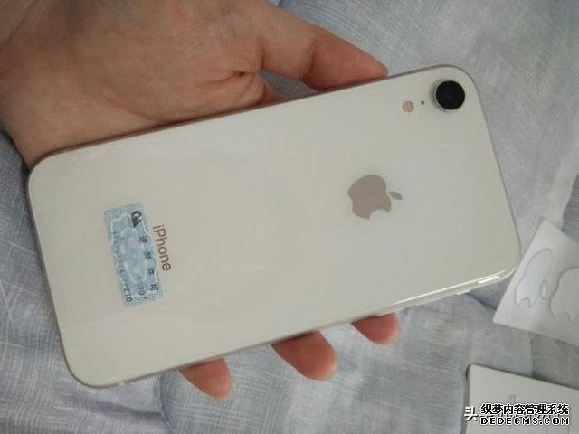 庫克加速清倉了，蘋果A12+雙卡雙待+無線充電，從6999跌至4499