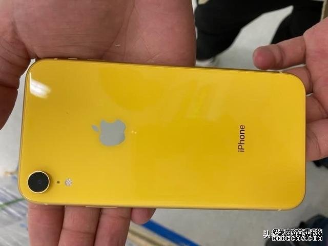 庫克加速清倉了，蘋果A12+雙卡雙待+無線充電，從6999跌至4499
