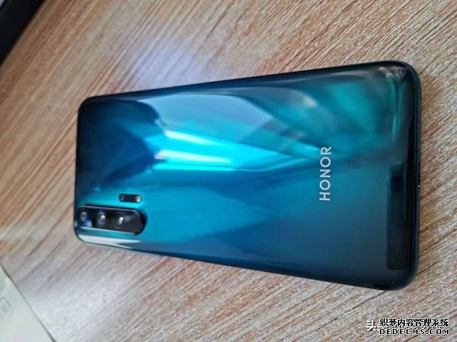 華為清倉(cāng)4G旗艦，256GB+相機(jī)113分+四千電池，從3499跌至2009元