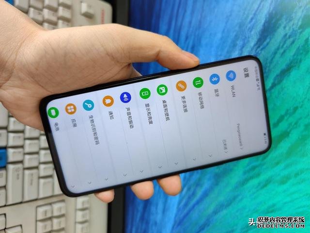 比榮耀30S更香，真全面屏+麒麟820+IMX600主攝，5G新機僅1899元